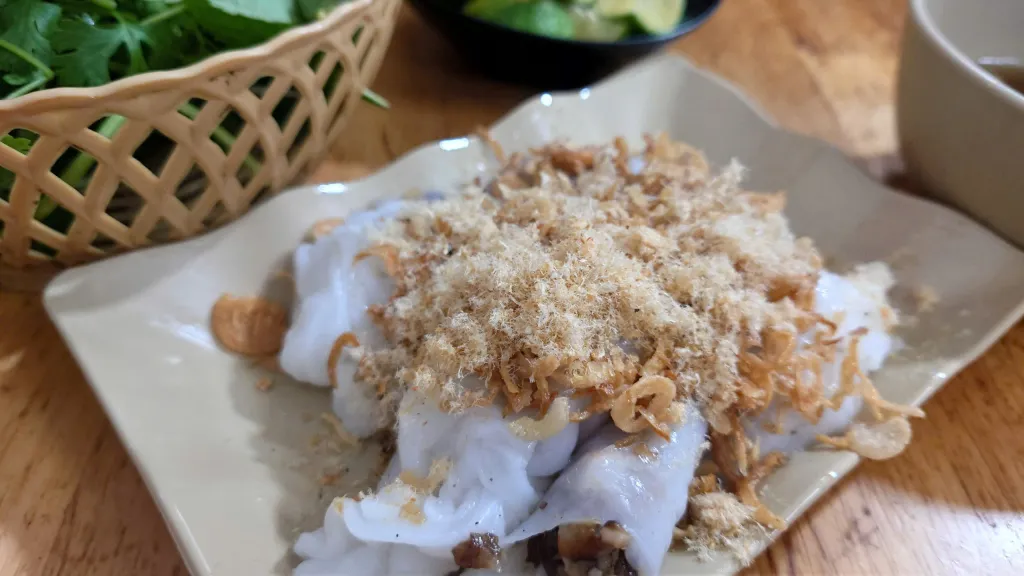 banh cuon Hanoi rice rolls