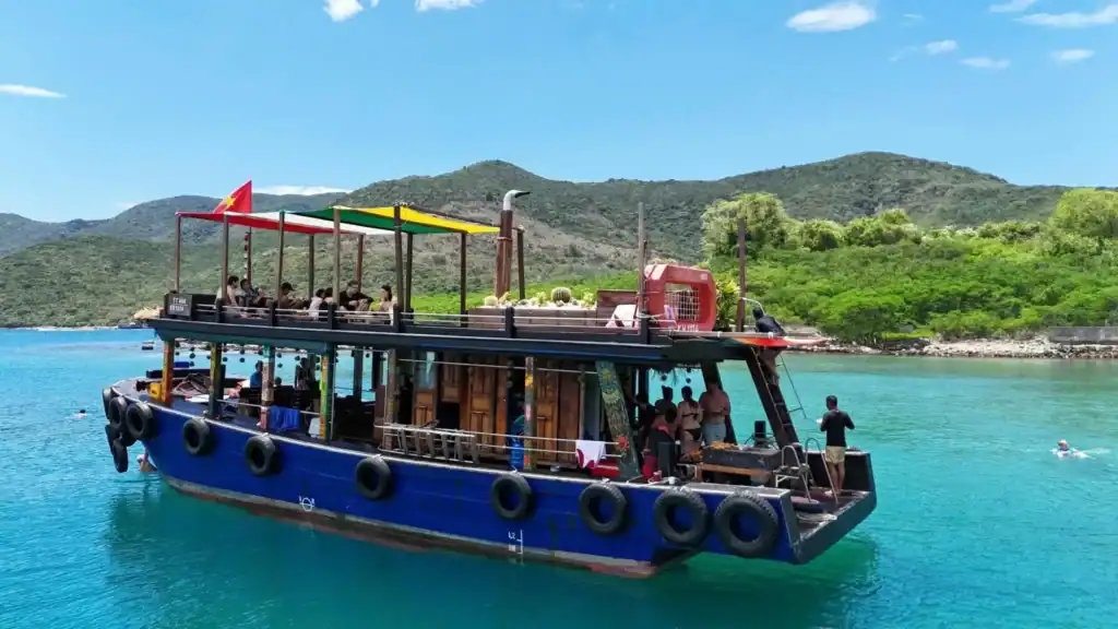 Try out snorkelling in Nha Trang during your 2 Week Vietnam Itinerary